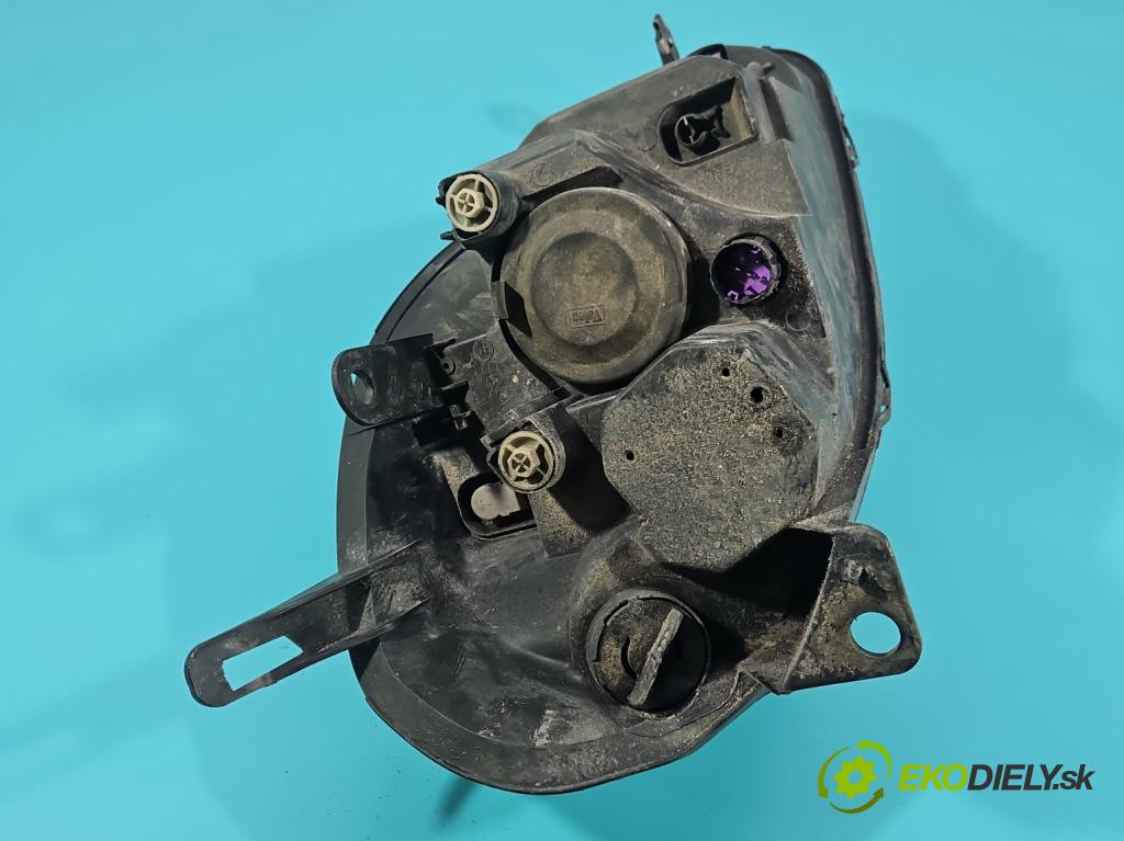 Fiat Punto Grande 1.4 8V 77 HP manual 57 kW 1368 cm3 5- Reflektor: ľavý  (Kľučka dverí ostatné)