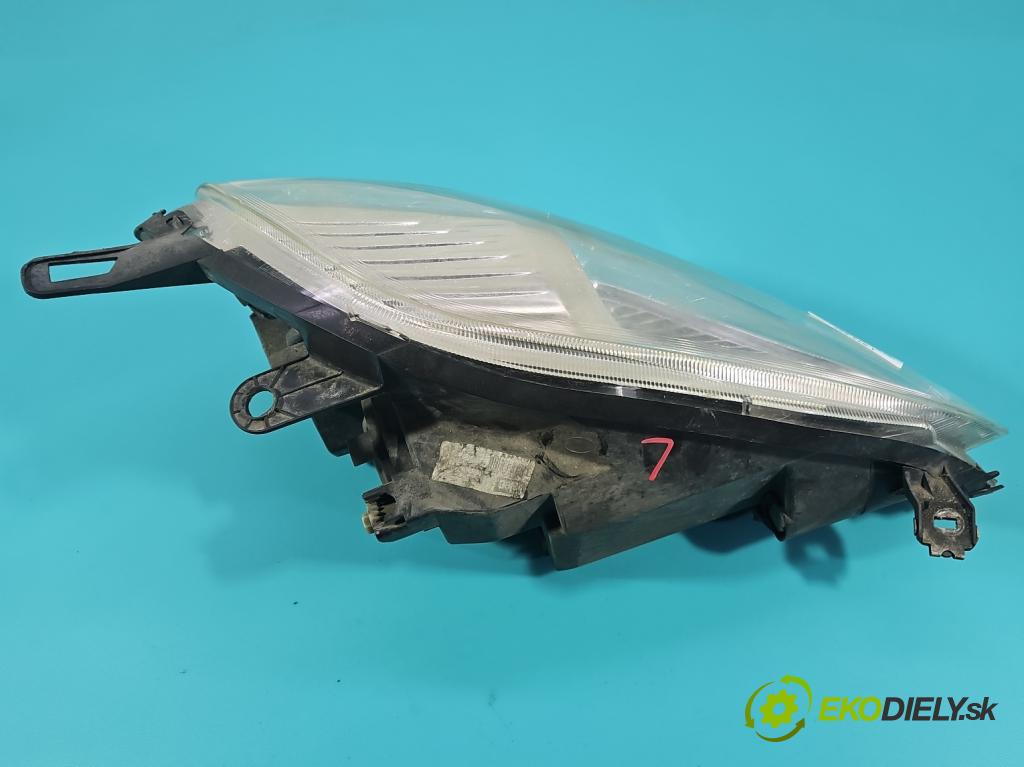 Fiat Punto Grande 1.4 8V 77 HP manual 57 kW 1368 cm3 5- Reflektor: ľavý  (Kľučka dverí ostatné)