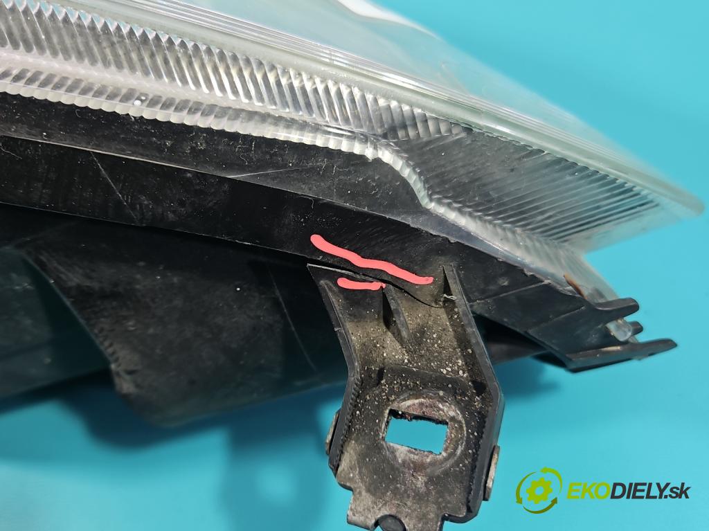 Fiat Punto Grande 1.4 8V 77 HP manual 57 kW 1368 cm3 5- Reflektor: ľavý  (Kľučka dverí ostatné)