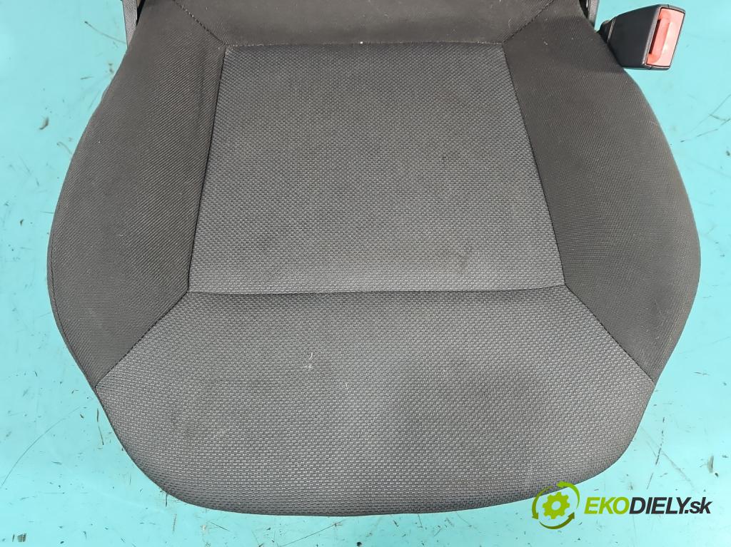 Opel Astra III 2004-2014 1.6 16V 105 HP manual 77 kW 1598 cm3 5- Sedačka pravý (Sedadlo)
