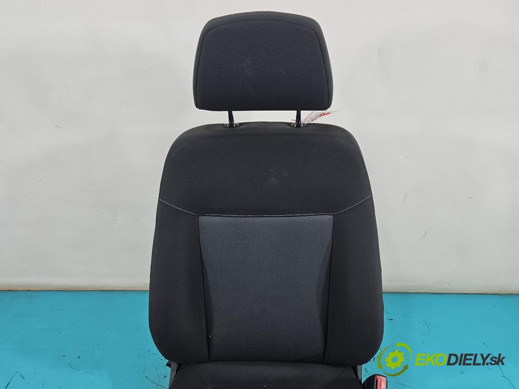 Opel Astra III 2004-2014 1.6 16V 105 HP manual 77 kW 1598 cm3 5- Sedačka pravý (Sedadlo)