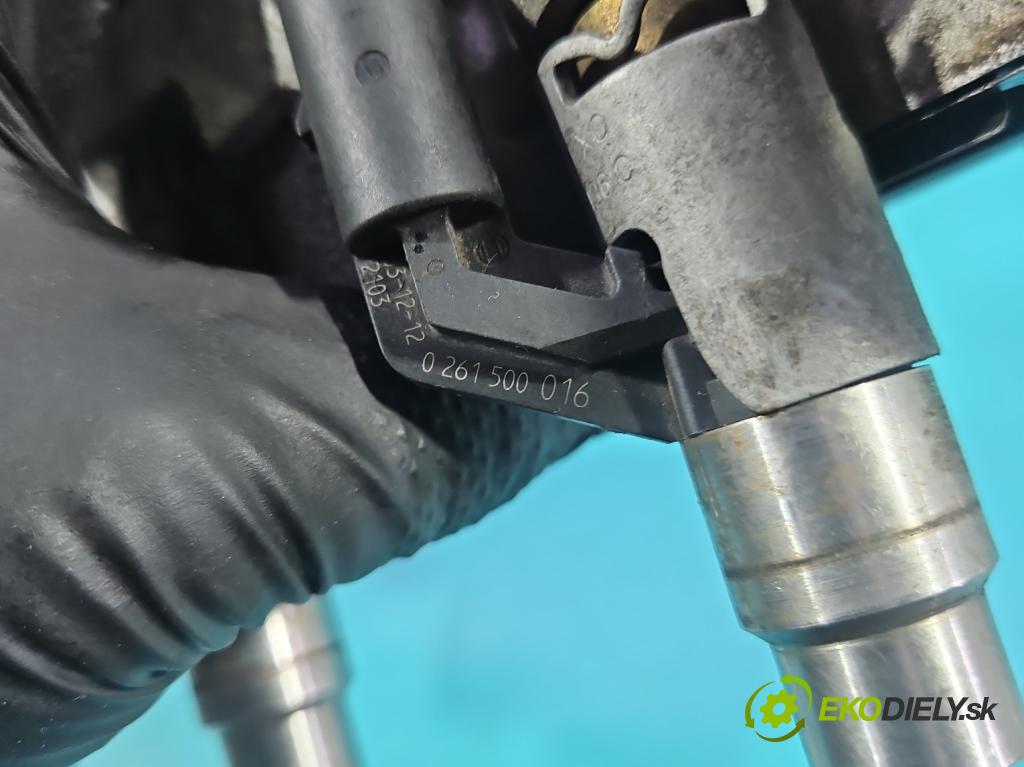 Vw Golf V 2003-2009 1.6 FSI 116 HP manual 85 kW 1598 cm3 5- vstrek 03C906036A (Vstrekovač paliva)