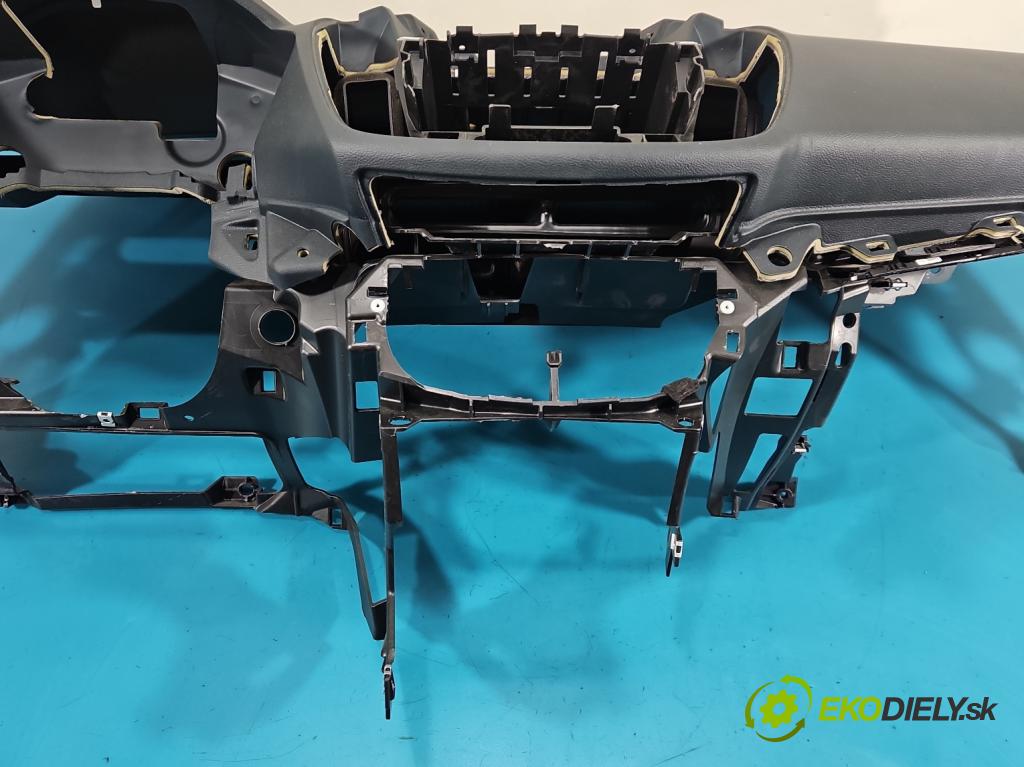 Ford C-Max II 2010-2019 1.0 EcoBoost: 125 HP manual 92 kW 998 cm3 5- kokpit,pristrojová doska rozdeľovacia