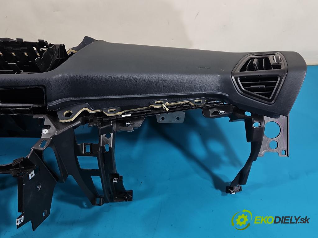 Ford C-Max II 2010-2019 1.0 EcoBoost: 125 HP manual 92 kW 998 cm3 5- kokpit,pristrojová doska rozdeľovacia