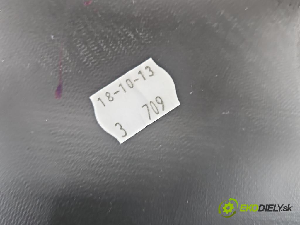 Ford C-Max II 2010-2019 1.0 EcoBoost: 125 HP manual 92 kW 998 cm3 5- kokpit,pristrojová doska rozdeľovacia