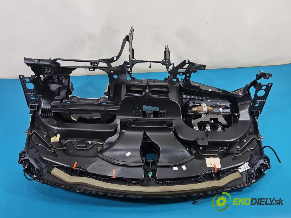 Ford C-Max II 2010-2019 1.0 EcoBoost: 125 HP manual 92 kW 998 cm3 5- kokpit,pristrojová doska rozdeľovacia