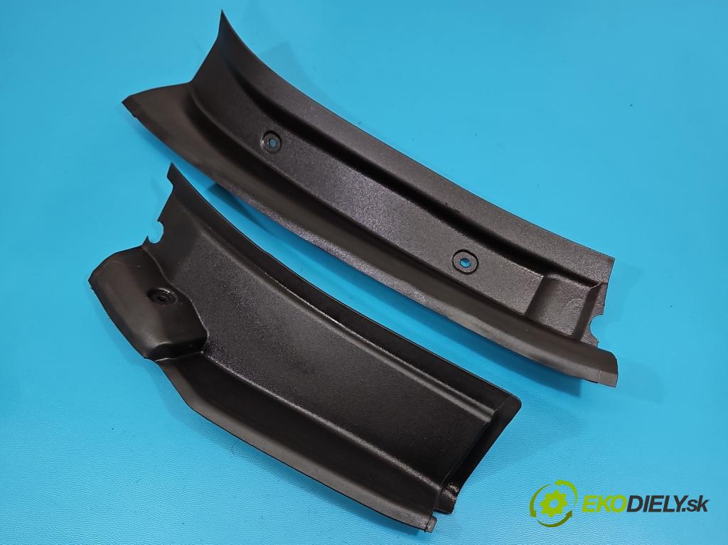 Mercedes GL II X166 2012-2015 4.7 V8 278928 340KM: automatic 250 kW 4663 cm3 5- kryt plast A1666900164