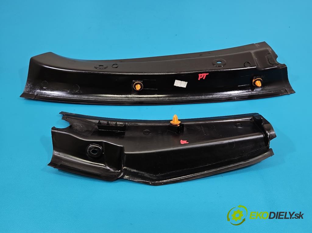 Mercedes GL II X166 2012-2015 4.7 V8 278928 340KM: automatic 250 kW 4663 cm3 5- kryt plast A1666900264