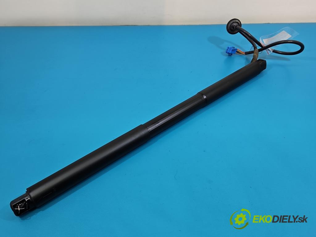 Mercedes GL II X166 2012-2015 4.7 V8 278928 340KM automatic 250 kW 4663 cm3 5- Aktuátor: kufrových dveří pravý A1668901230