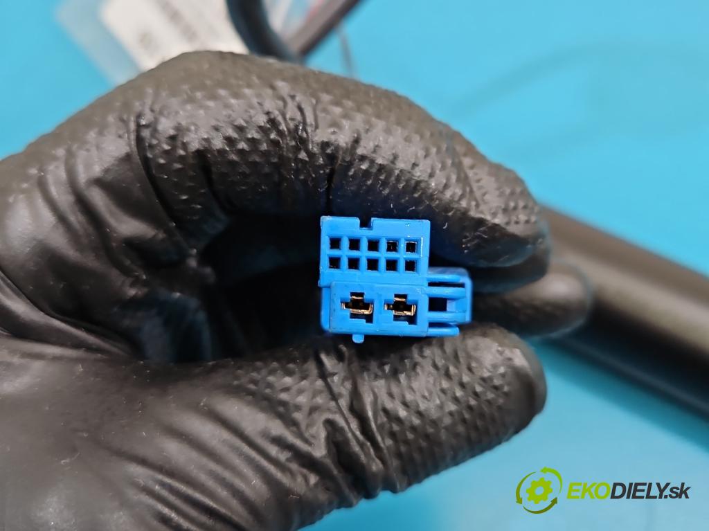 Mercedes GL II X166 2012-2015 4.7 V8 278928 340KM: automatic 250 kW 4663 cm3 5- Aktuátor: kufrové dvere pravý A1668901230