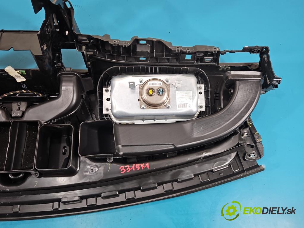 Mercedes GL II X166 2012-2015 4.7 V8 278928 340KM: automatic 250 kW 4663 cm3 5- kokpit,pristrojová doska rozdeľovacia