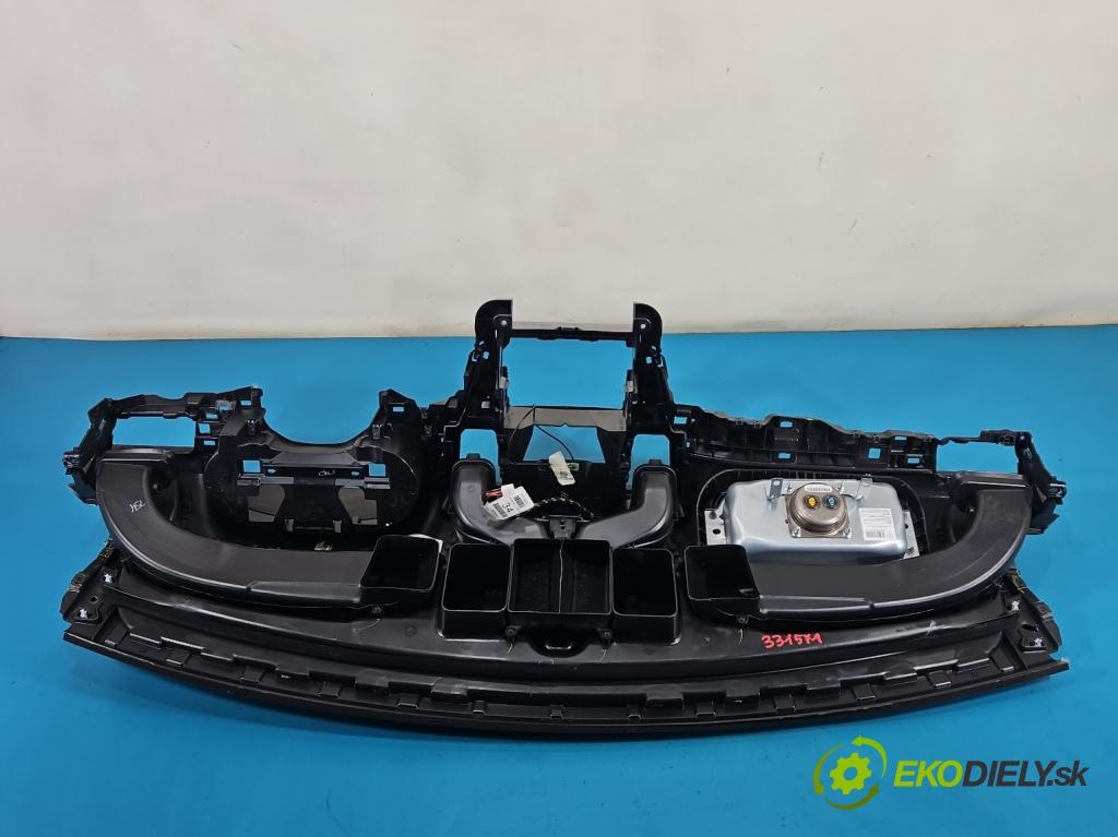 Mercedes GL II X166 2012-2015 4.7 V8 278928 340KM: automatic 250 kW 4663 cm3 5- kokpit,pristrojová doska rozdeľovacia 