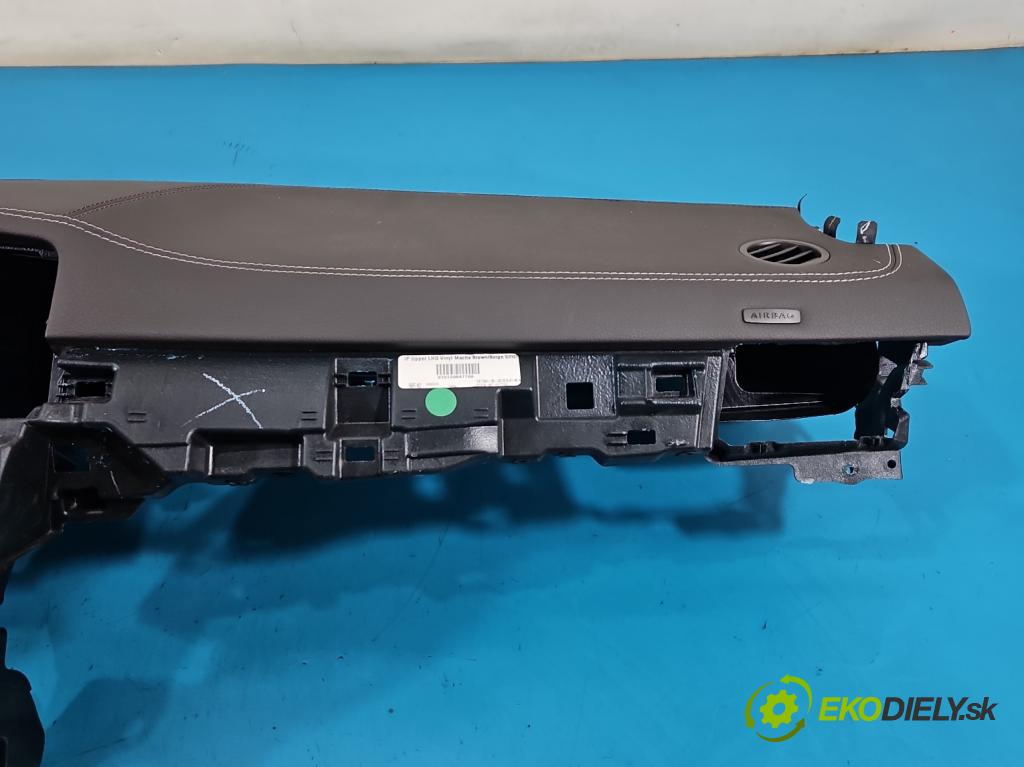 Mercedes GL II X166 2012-2015 4.7 V8 278928 340KM: automatic 250 kW 4663 cm3 5- kokpit,pristrojová doska rozdeľovacia