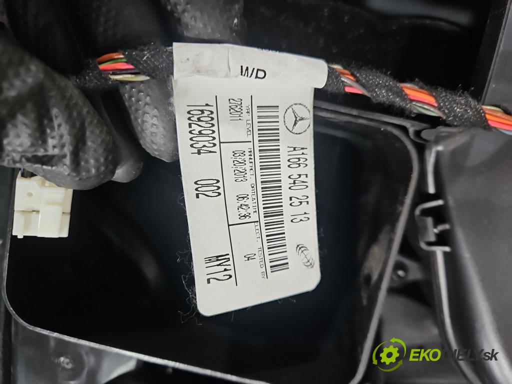 Mercedes GL II X166 2012-2015 4.7 V8 278928 340KM: automatic 250 kW 4663 cm3 5- kokpit,pristrojová doska rozdeľovacia