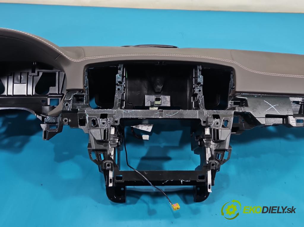 Mercedes GL II X166 2012-2015 4.7 V8 278928 340KM: automatic 250 kW 4663 cm3 5- kokpit,pristrojová doska rozdeľovacia