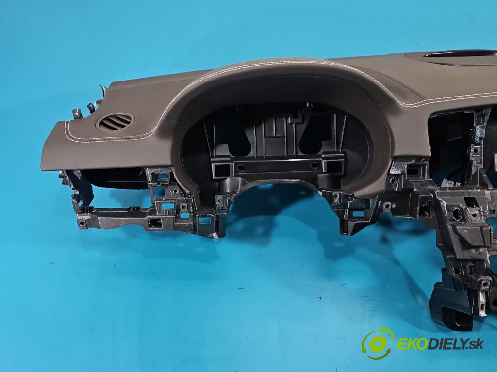 Mercedes GL II X166 2012-2015 4.7 V8 278928 340KM: automatic 250 kW 4663 cm3 5- kokpit,pristrojová doska rozdeľovacia