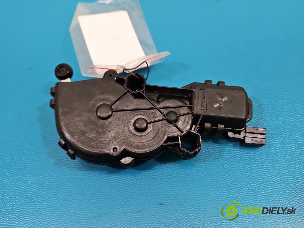 Mercedes GL II X166 2012-2015 4.7 V8 278928 340KM: automatic 250 kW 4663 cm3 5- motor: ostatné A1666700004