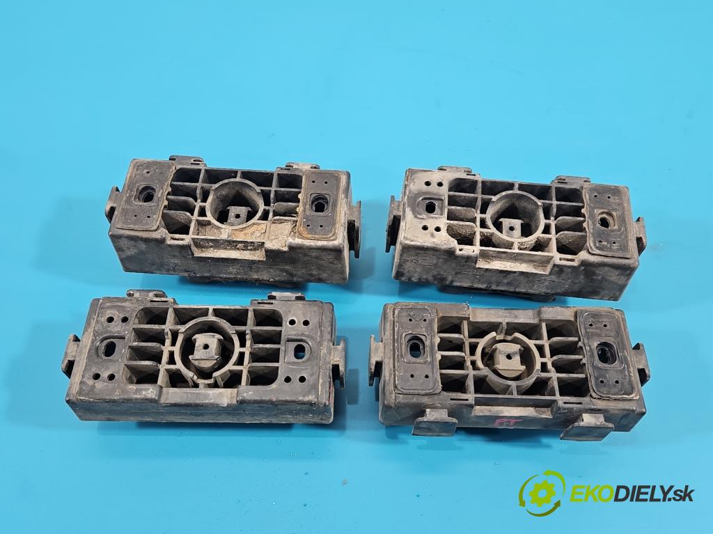 Mercedes GL II X166 2012-2015 4.7 V8 278928 340KM: automatic 250 kW 4663 cm3 5- Upevnenie: A1666900334