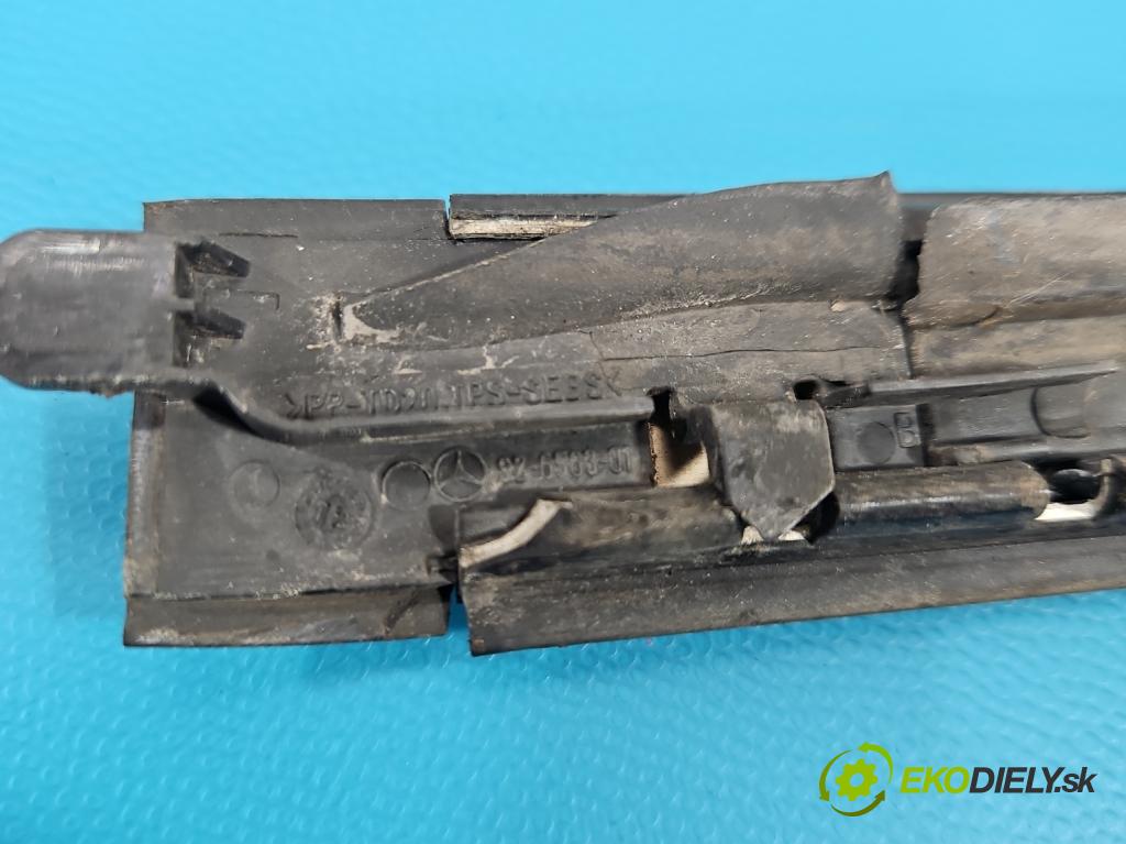 Mercedes GL II X166 2012-2015 4.7 V8 278928 340KM automatic 250 kW 4663 cm3 5- lišta Okna: čelní: levé