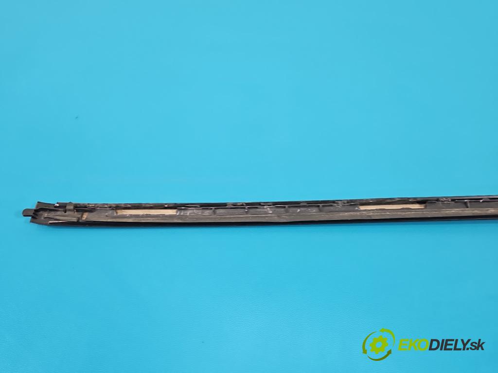 Mercedes GL II X166 2012-2015 4.7 V8 278928 340KM automatic 250 kW 4663 cm3 5- lišta Okna: čelní: pravé