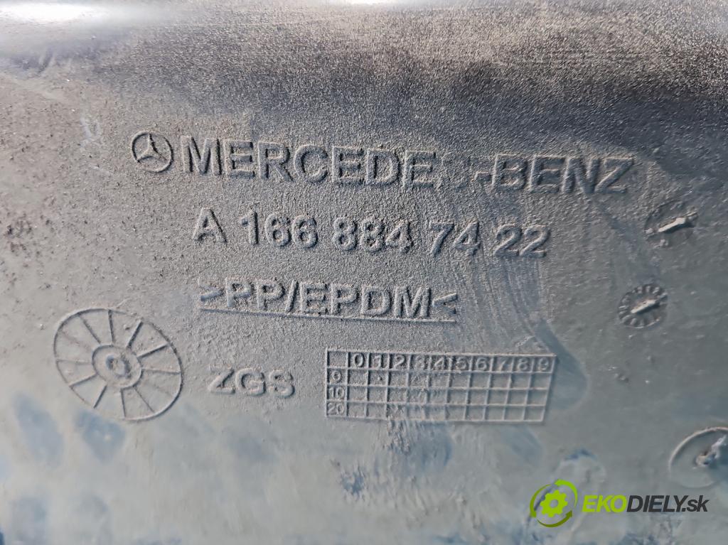 Mercedes GL II X166 2012-2015 4.7 V8 278928 340KM automatic 250 kW 4663 cm3 5- blatník: zadní levé A1668847422