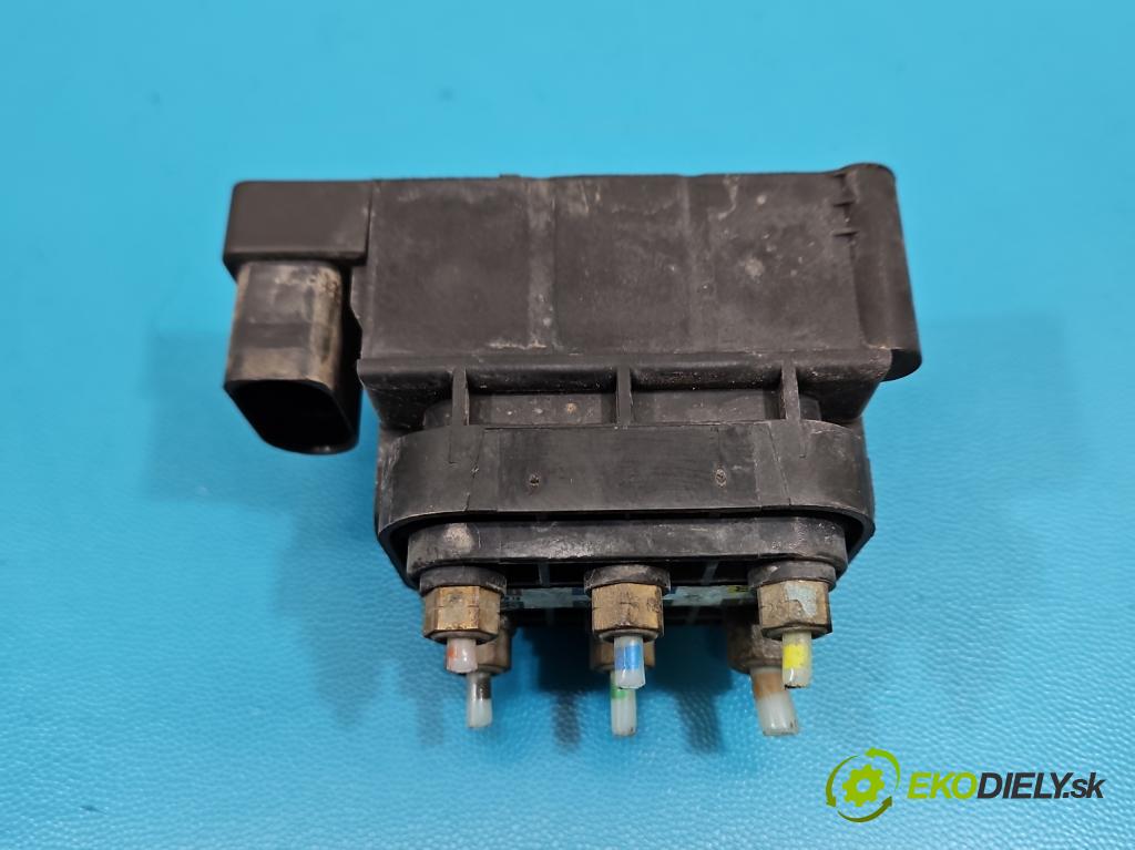 Mercedes GL II X166 2012-2015 4.7 V8 278928 340KM: automatic 250 kW 4663 cm3 5- Distributor: A2123200358