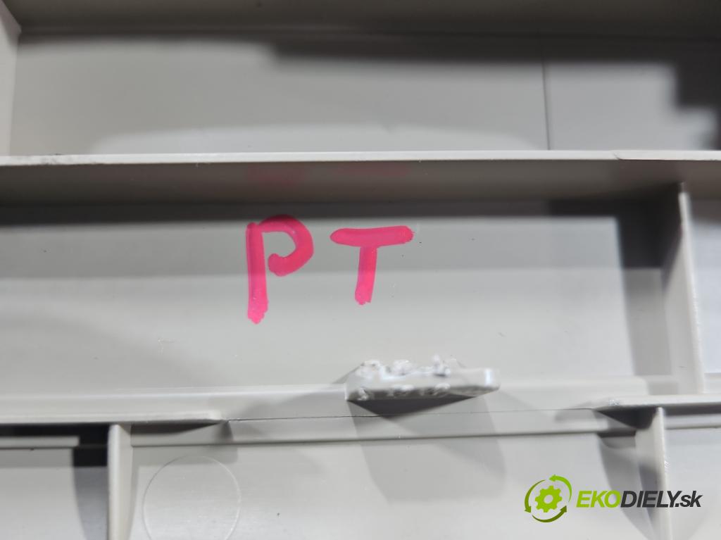 Mercedes GL II X166 2012-2015 4.7 V8 278928 340KM automatic 250 kW 4663 cm3 5- lišta práh: pravé A1666800835 (Prahová lišta)