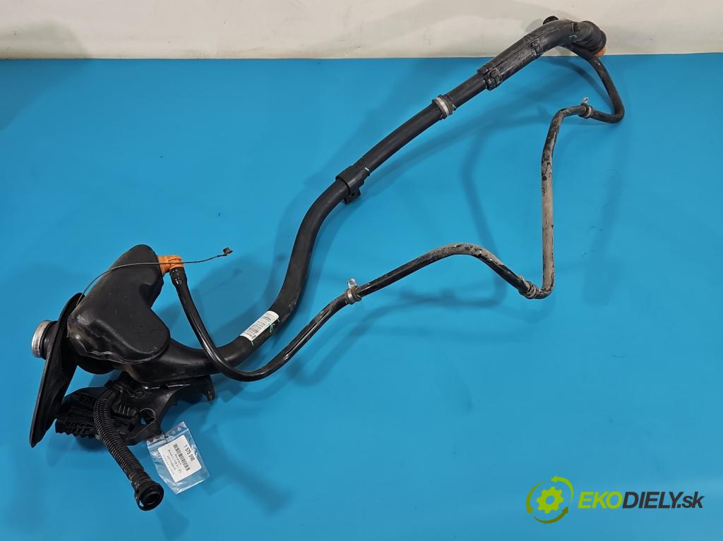 Mercedes GL II X166 2012-2015 4.7 V8 278928 340KM: automatic 250 kW 4663 cm3 5- Nalievacie hrdlo: palivo A1664702120