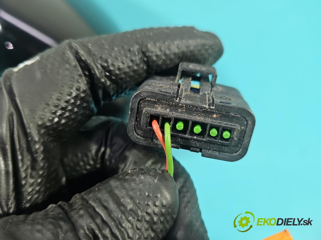 Peugeot 508 I 2010-2018 2.0 hdi 150 HP manual 110 kW 1997 cm3 5- zrkadlo ľavé  (Kľučka dverí ostatné)