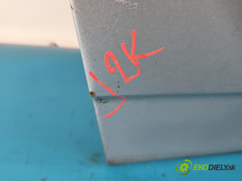 Daihatsu Feroza 1.6 16V 95 hp manual 70 kW 1589 cm3 3- dveře přední pravé  (Klika dveří ostatní)