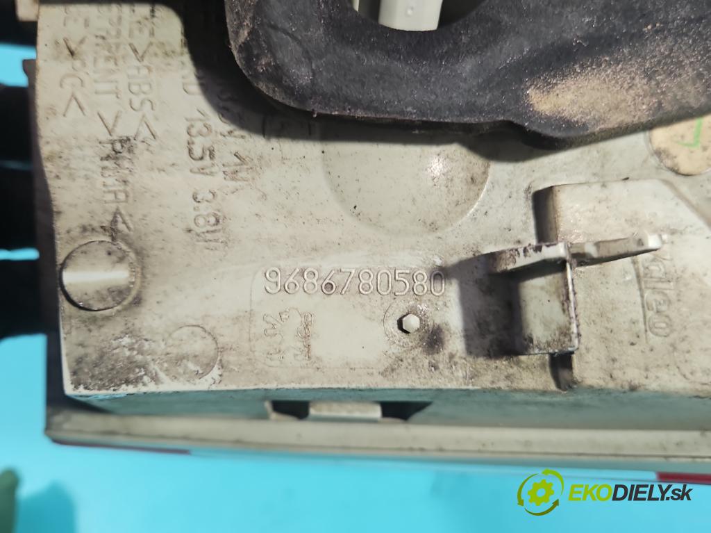 Peugeot 508 I 2010-2018 2.0 hdi 150 hp manual 110 kW 1997 cm3 5- světlo zadní levé 9686780580 (Klika dveří ostatní)