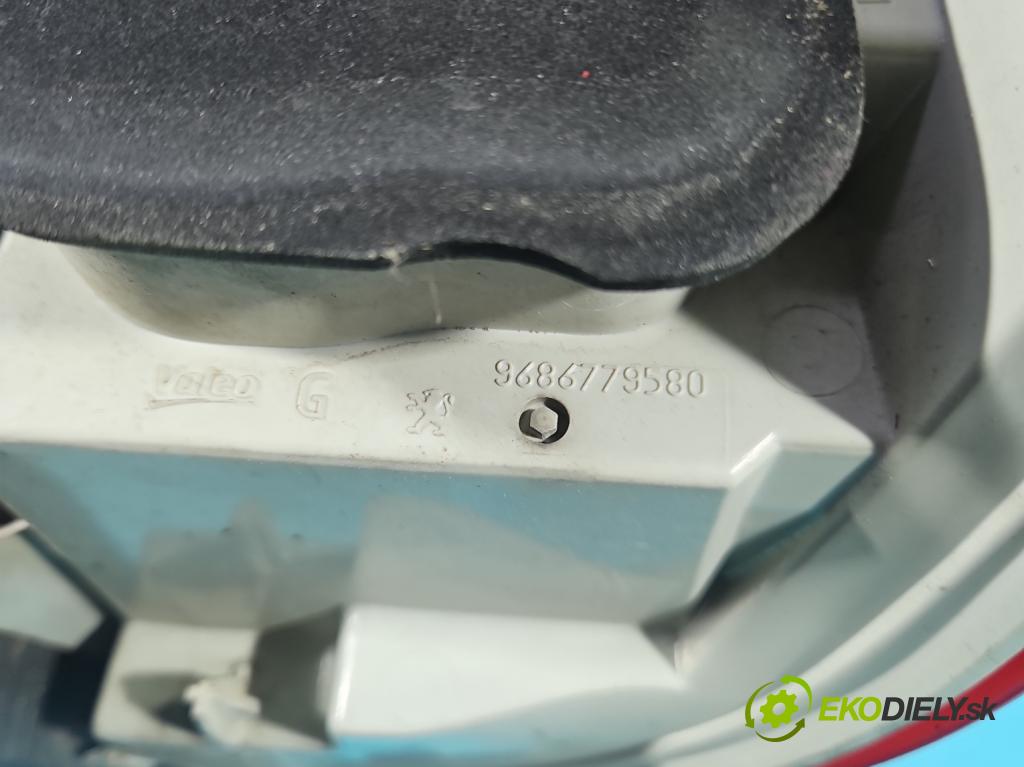 Peugeot 508 I 2010-2018 2.0 hdi 150 hp manual 110 kW 1997 cm3 5- světlo zadní levé 9686779580 (Klika dveří ostatní)