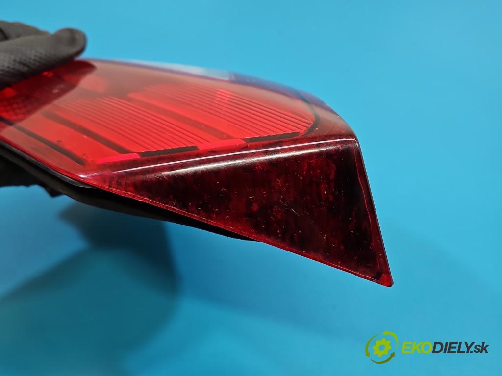 Ford C-Max II 2010-2019 1.0 EcoBoost: 125 hp manual 92 kW 998 cm3 5- světlo zadní levé  (Klika dveří ostatní)