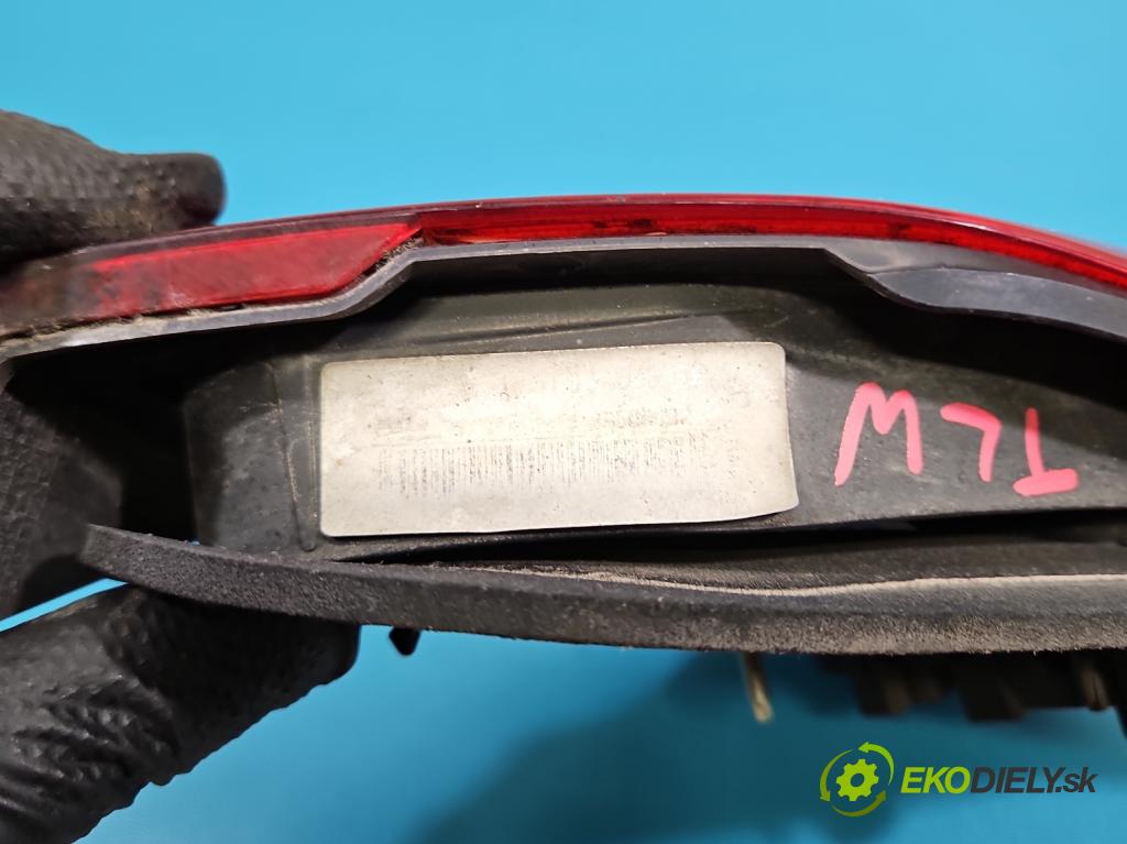 Ford C-Max II 2010-2019 1.0 EcoBoost: 125 hp manual 92 kW 998 cm3 5- světlo zadní levé  (Klika dveří ostatní)