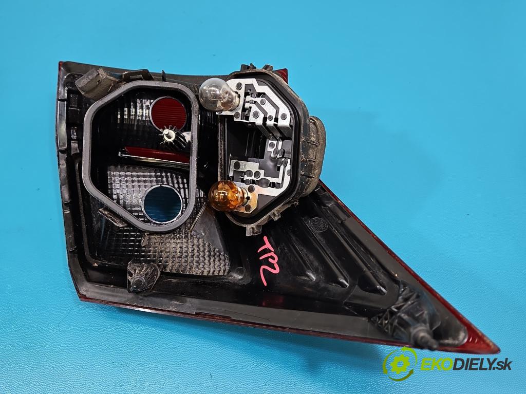 Ford C-Max II 2010-2019 1.0 EcoBoost: 125 HP manual 92 kW 998 cm3 5- svetlo / reflektor zadné pravé AM51-13404-AE (Kľučka dverí ostatné)