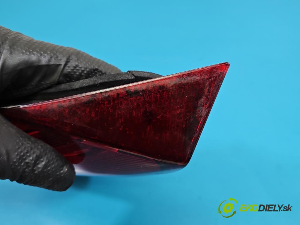 Ford C-Max II 2010-2019 1.0 EcoBoost: 125 hp manual 92 kW 998 cm3 5- světlo zadní pravé  (Klika dveří ostatní)