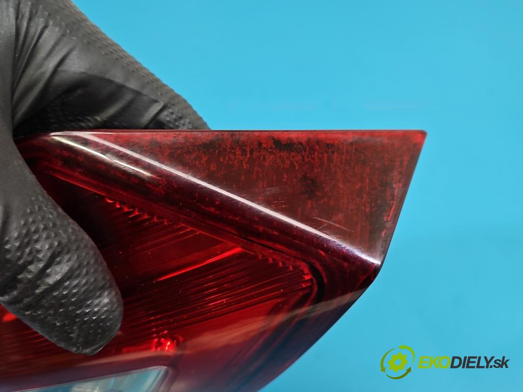 Ford C-Max II 2010-2019 1.0 EcoBoost: 125 hp manual 92 kW 998 cm3 5- světlo zadní pravé  (Klika dveří ostatní)