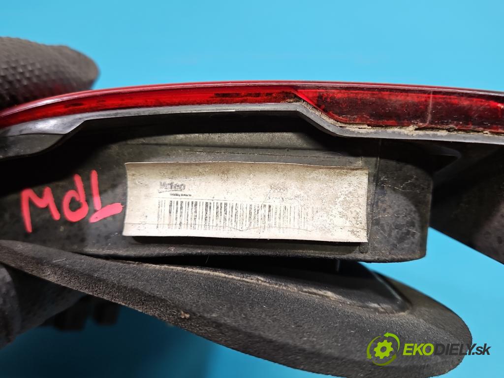 Ford C-Max II 2010-2019 1.0 EcoBoost: 125 hp manual 92 kW 998 cm3 5- světlo zadní pravé  (Klika dveří ostatní)