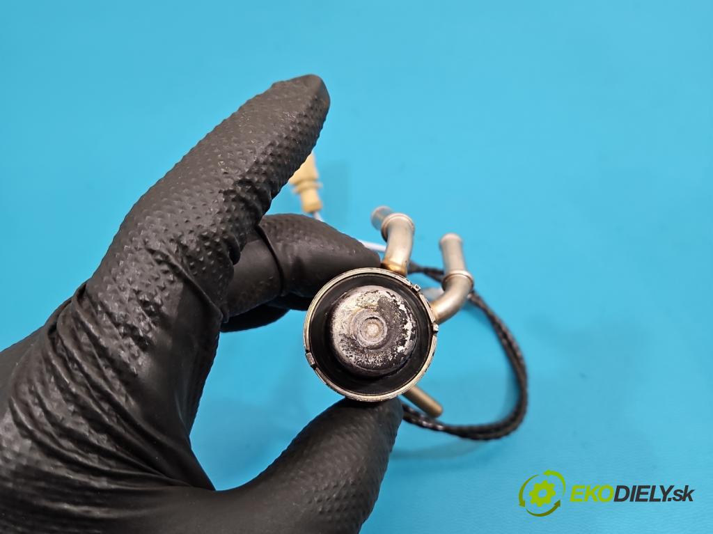 Audi A4 B9 2015-2024 2.0 TDI 190 HP automatic 140 kW 1968 cm3 5- vstrek 05L131113H (Vstrekovač paliva)