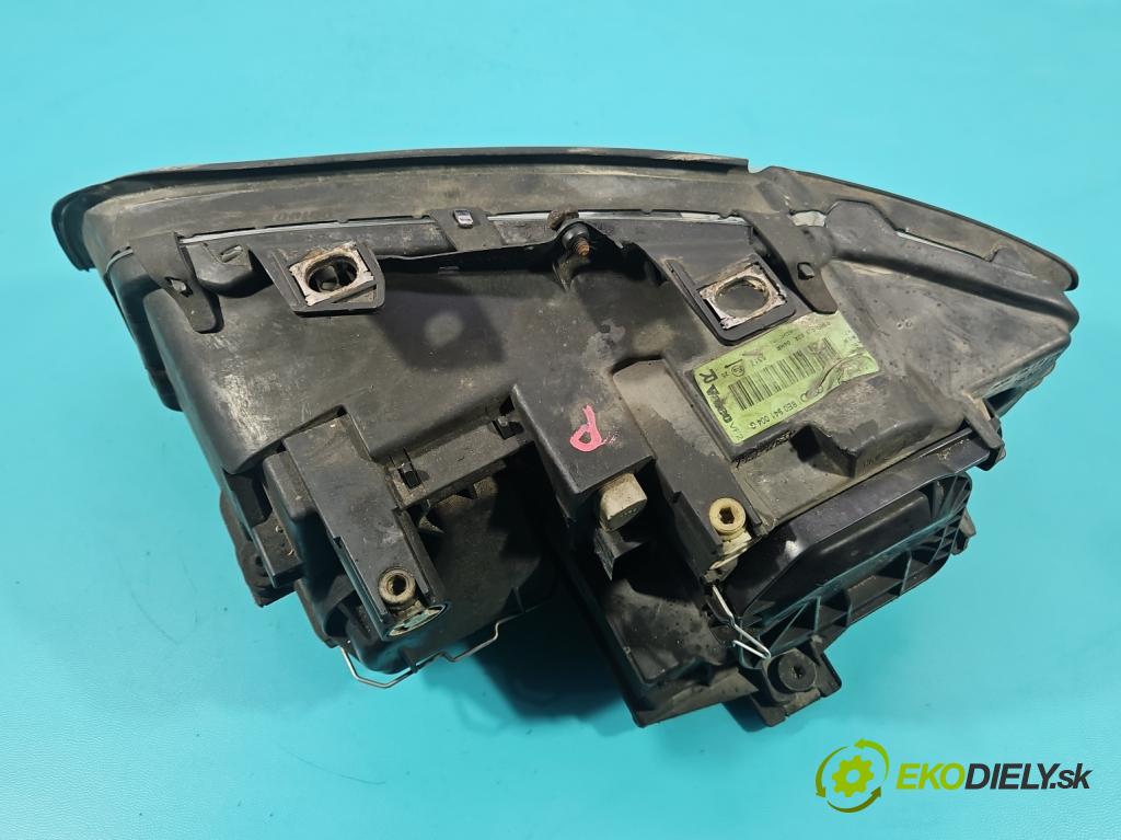 Audi A4 B6 2000-2004 1.9 tdi 131 HP manual 96 kW 1896 cm3 4- Reflektor: pravý 8E0941004G (Svetlo predné pravé)