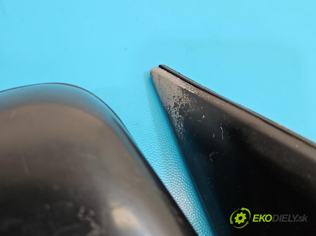 Daihatsu Feroza 1.6 16V 95 HP manual 70 kW 1589 cm3 3- zrkadlo pravé  (Kľučka dverí ostatné)