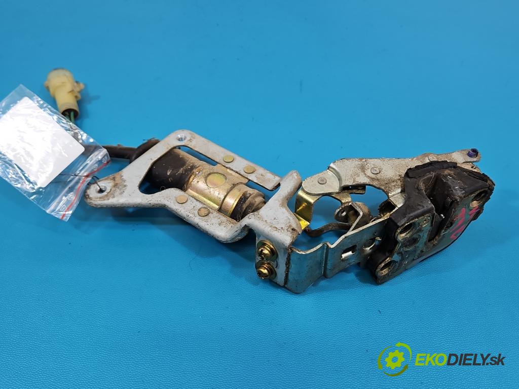 Daihatsu Feroza 1.6 16V 95 HP manual 70 kW 1589 cm3 3- zámok kufrové dvere zadné 85450-87602