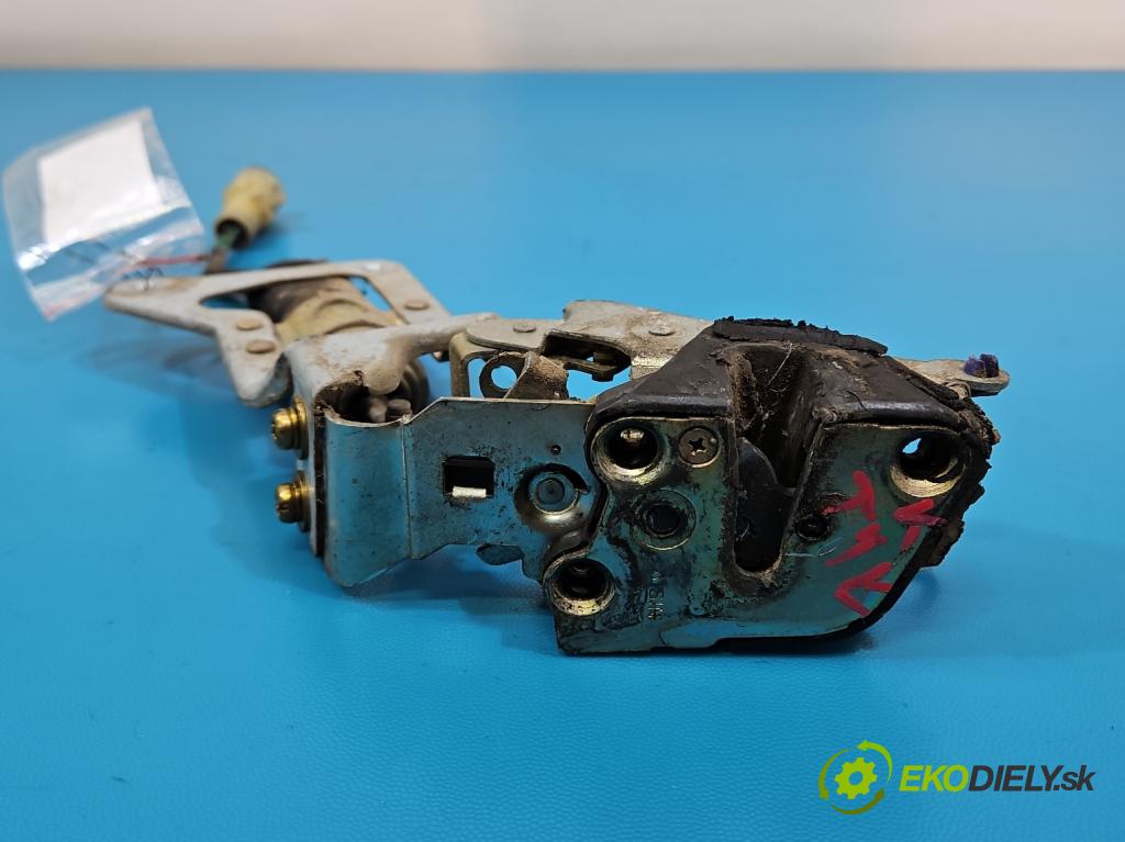 Daihatsu Feroza 1.6 16V 95 HP manual 70 kW 1589 cm3 3- zámok kufrové dvere zadné 85450-87602