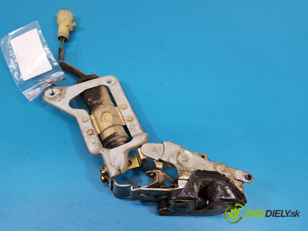 Daihatsu Feroza 1.6 16V 95 HP manual 70 kW 1589 cm3 3- zámok kufrové dvere zadné 85450-87602