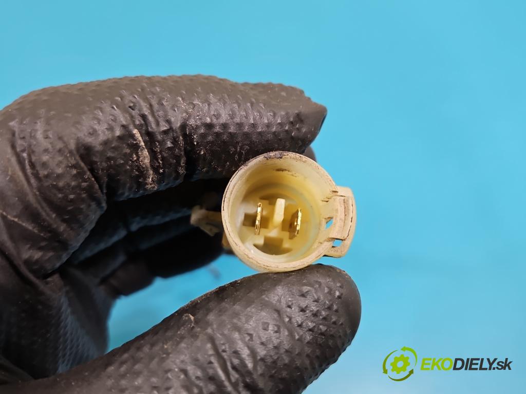 Daihatsu Feroza 1.6 16V 95 HP manual 70 kW 1589 cm3 3- zámok kufrové dvere zadné 85450-87602