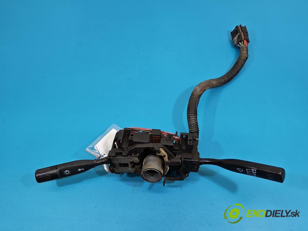 Daihatsu Feroza 1.6 16V 95 HP manual 70 kW 1589 cm3 3- prepínač komplex: 177388 (Prepínacie páčky pod volantom)