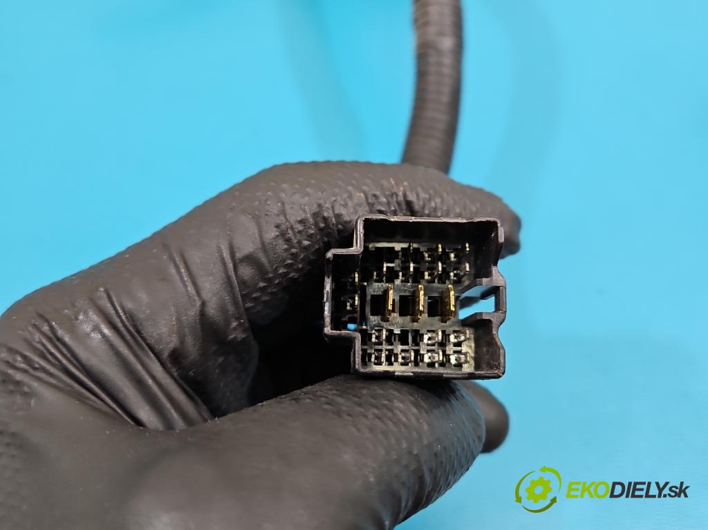 Daihatsu Feroza 1.6 16V 95 HP manual 70 kW 1589 cm3 3- prepínač komplex: 177388 (Prepínacie páčky pod volantom)