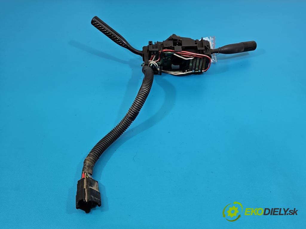 Daihatsu Feroza 1.6 16V 95 HP manual 70 kW 1589 cm3 3- prepínač komplex: 177388 (Prepínacie páčky pod volantom)