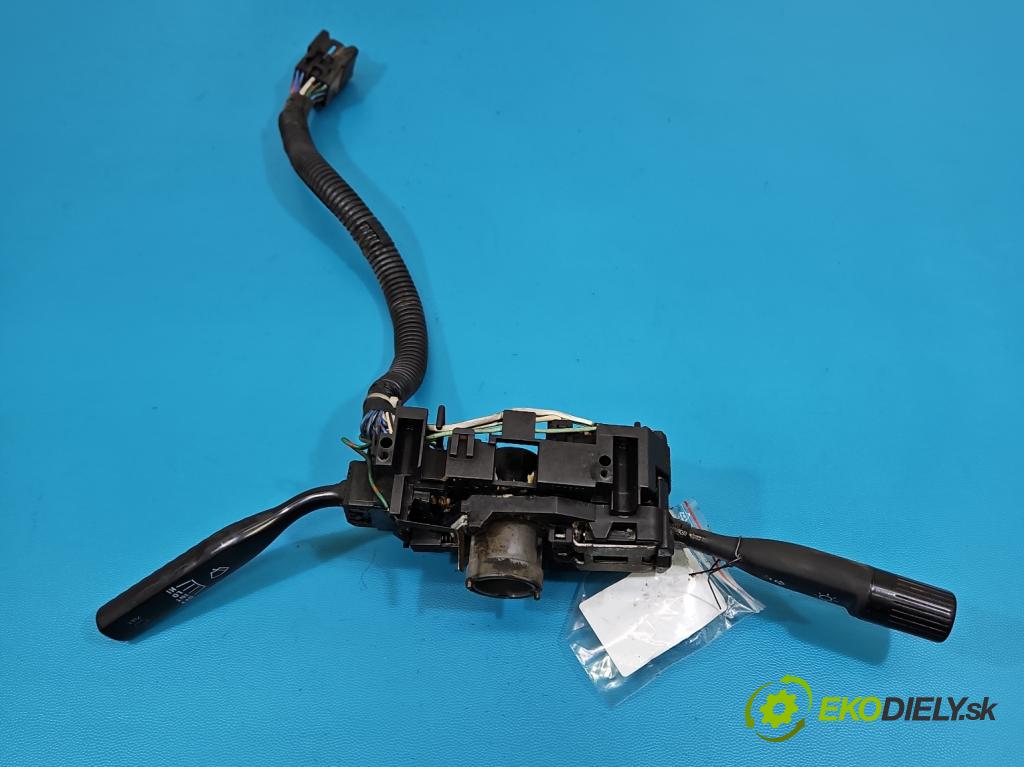 Daihatsu Feroza 1.6 16V 95 HP manual 70 kW 1589 cm3 3- prepínač komplex: 177388 (Prepínacie páčky pod volantom)