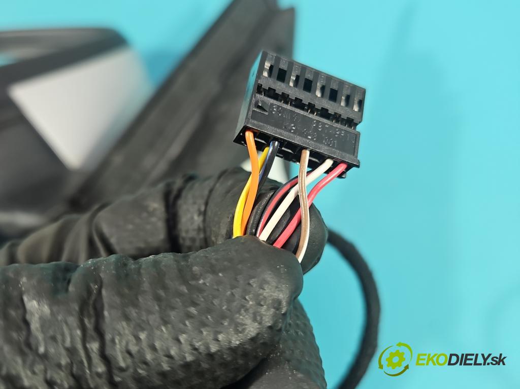 Skoda Yeti 2009-2017 2.0 tdi 110 HP manual 81 kW 1968 cm3 5- zrkadlo ľavé 5L0857933 (Kľučka dverí ostatné)